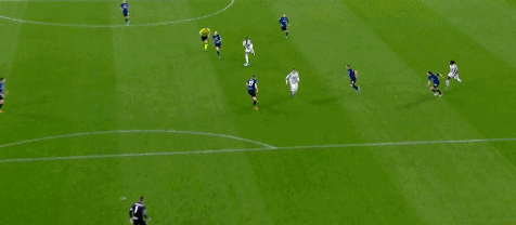 扎卡里亚打中立柱