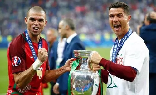 佩佩:C罗史上最佳 他的成就无人能比